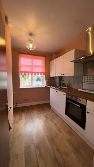 Palaz 6 - 2 Bedroom Flat Edmonton Exterior photo